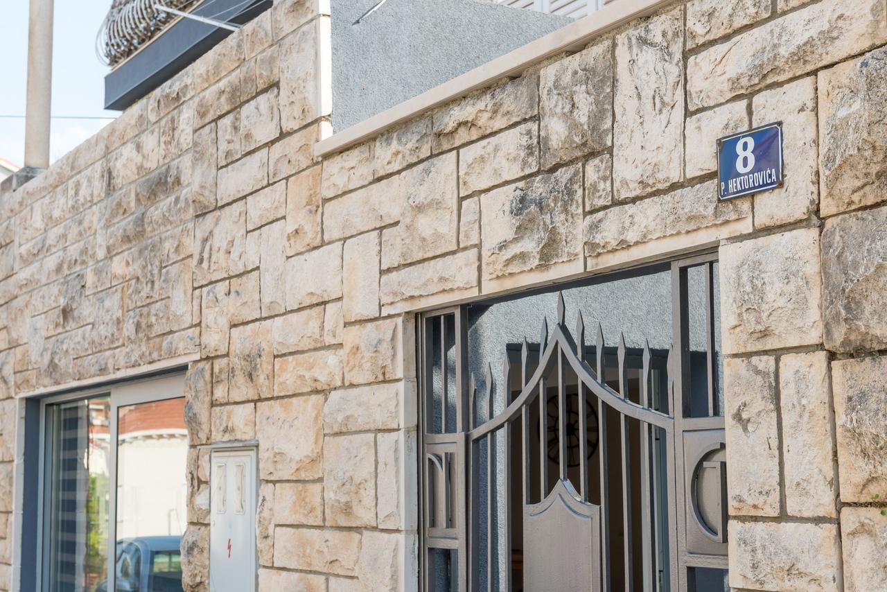 Hektor Apartamento *